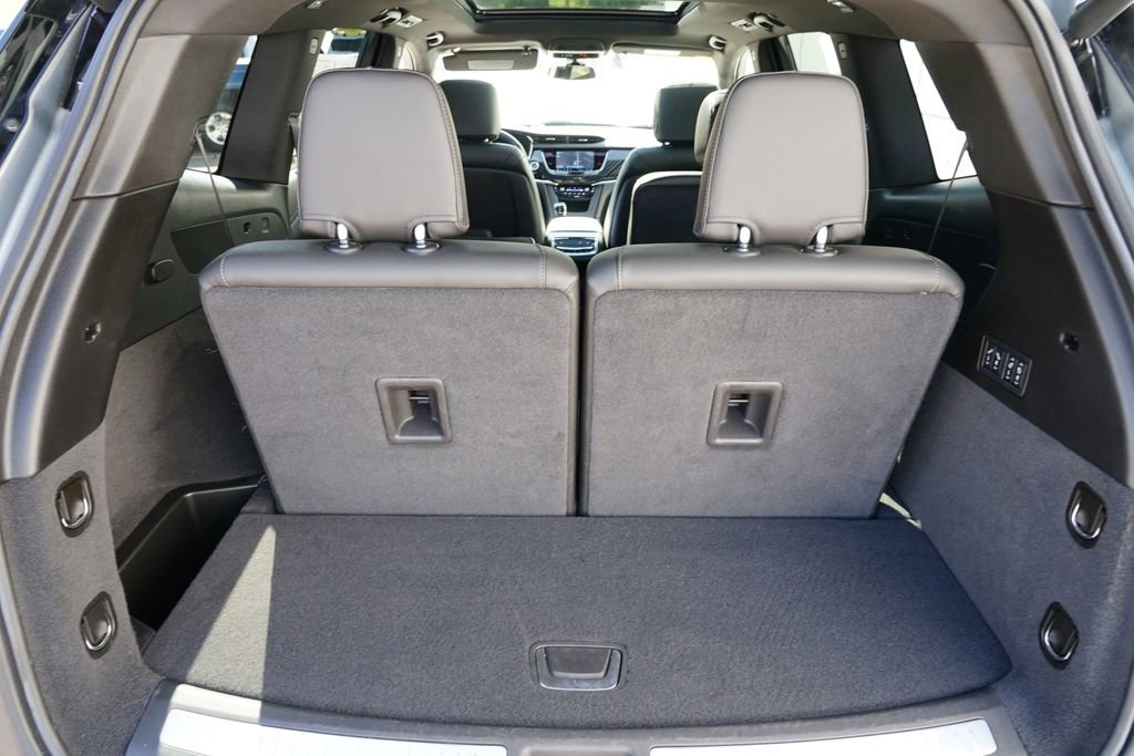 Used 2025 Cadillac XT6 Premium Luxury image 29