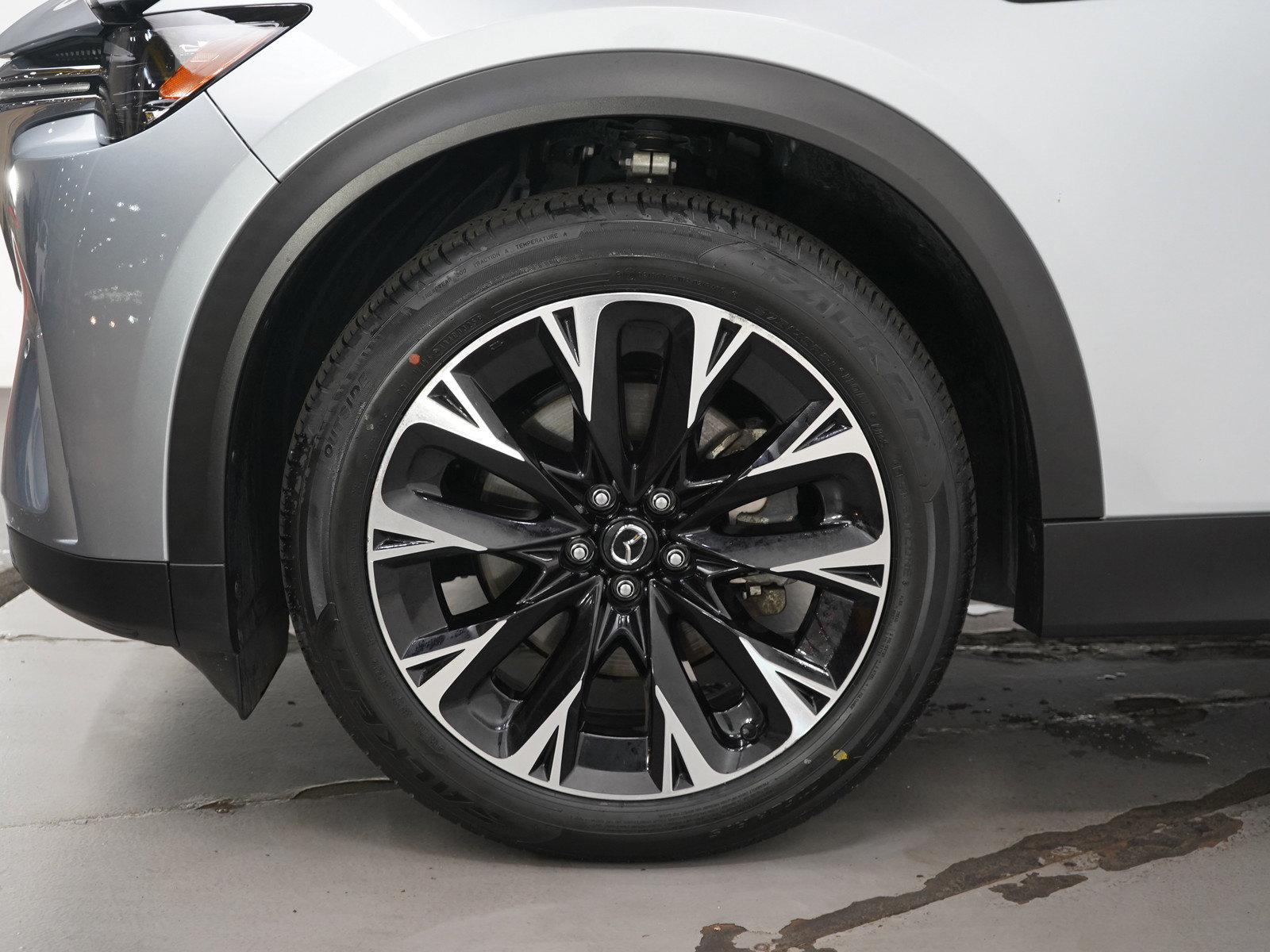 Certified 2024 MAZDA CX-90 Plug-In Hybrid w/ Premium Pkg image 31