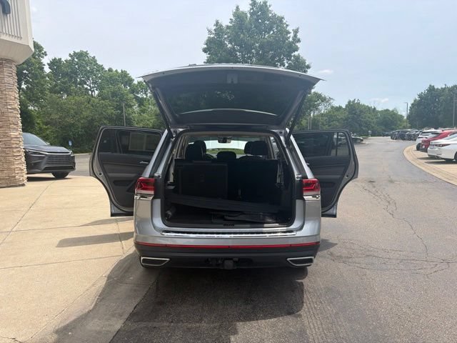 Used 2023 Volkswagen Atlas SE w/ Panoramic Sunroof Package AWD/4WD image 11