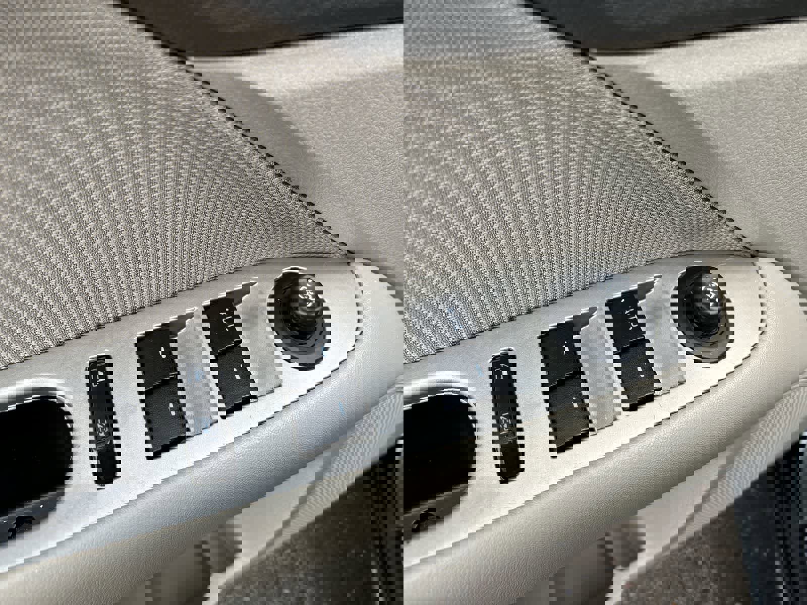 Used 2010 Ford Fusion Hybrid image 11