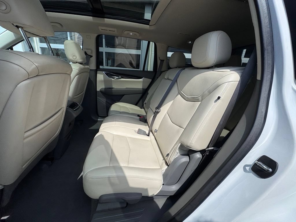 Used 2022 Cadillac XT6 Premium Luxury w/ Technology Package AWD/4WD image 31