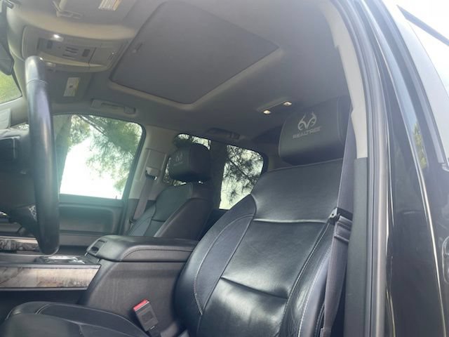 Used 2017 Chevrolet Silverado 1500 LTZ Z71 w/ Realtree Edition AWD/4WD image 20