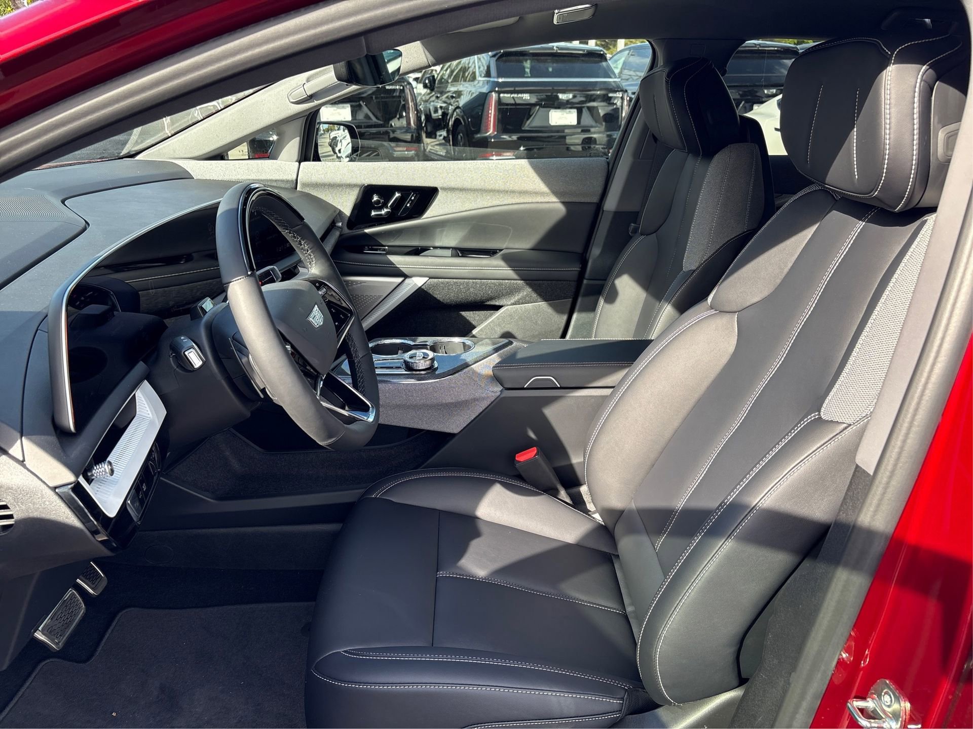 New 2025 Cadillac Optiq Sport 1 w/ LPO, ONYX Package image 9