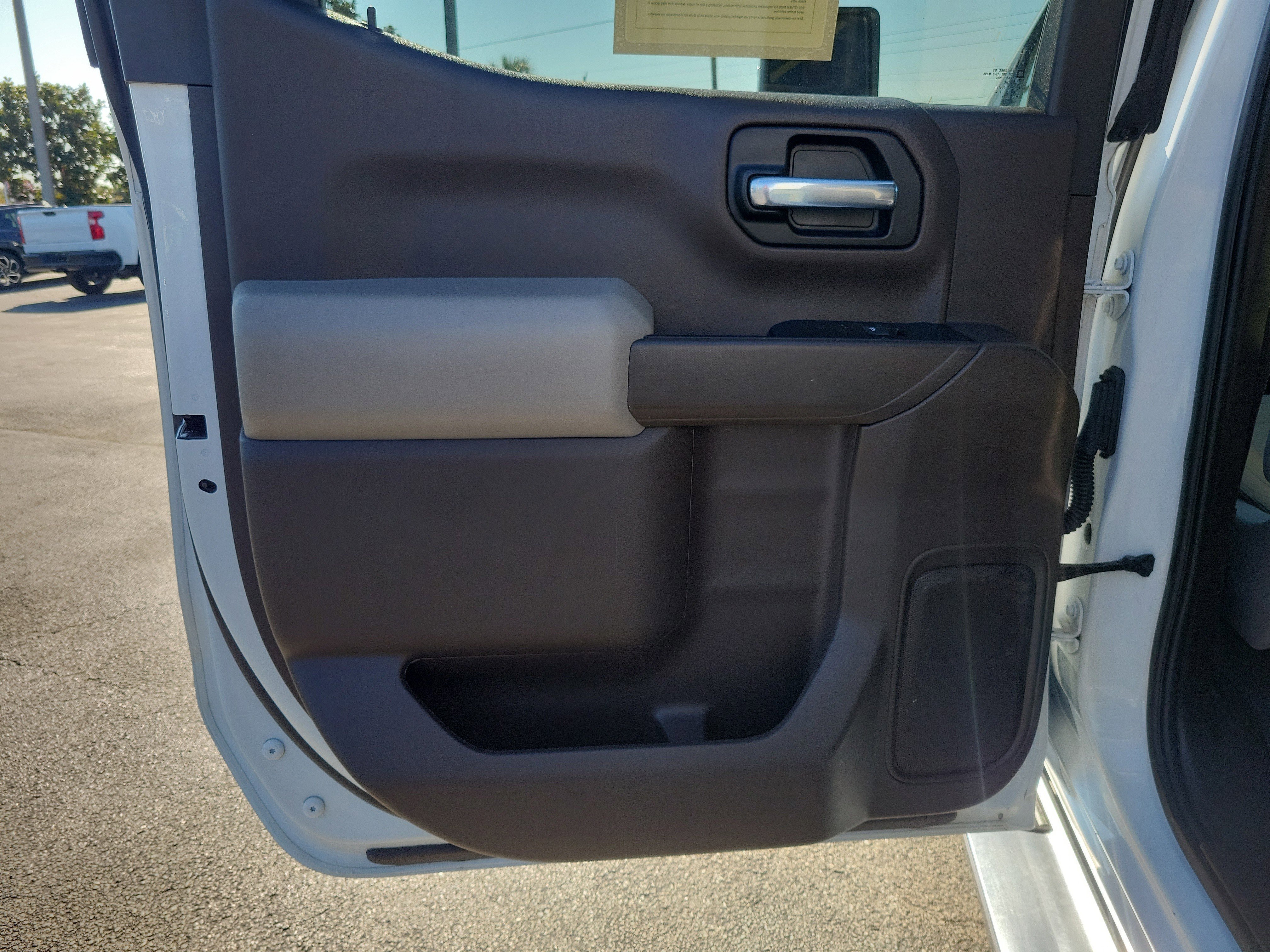 Used 2025 Chevrolet Silverado 1500 LT image 12