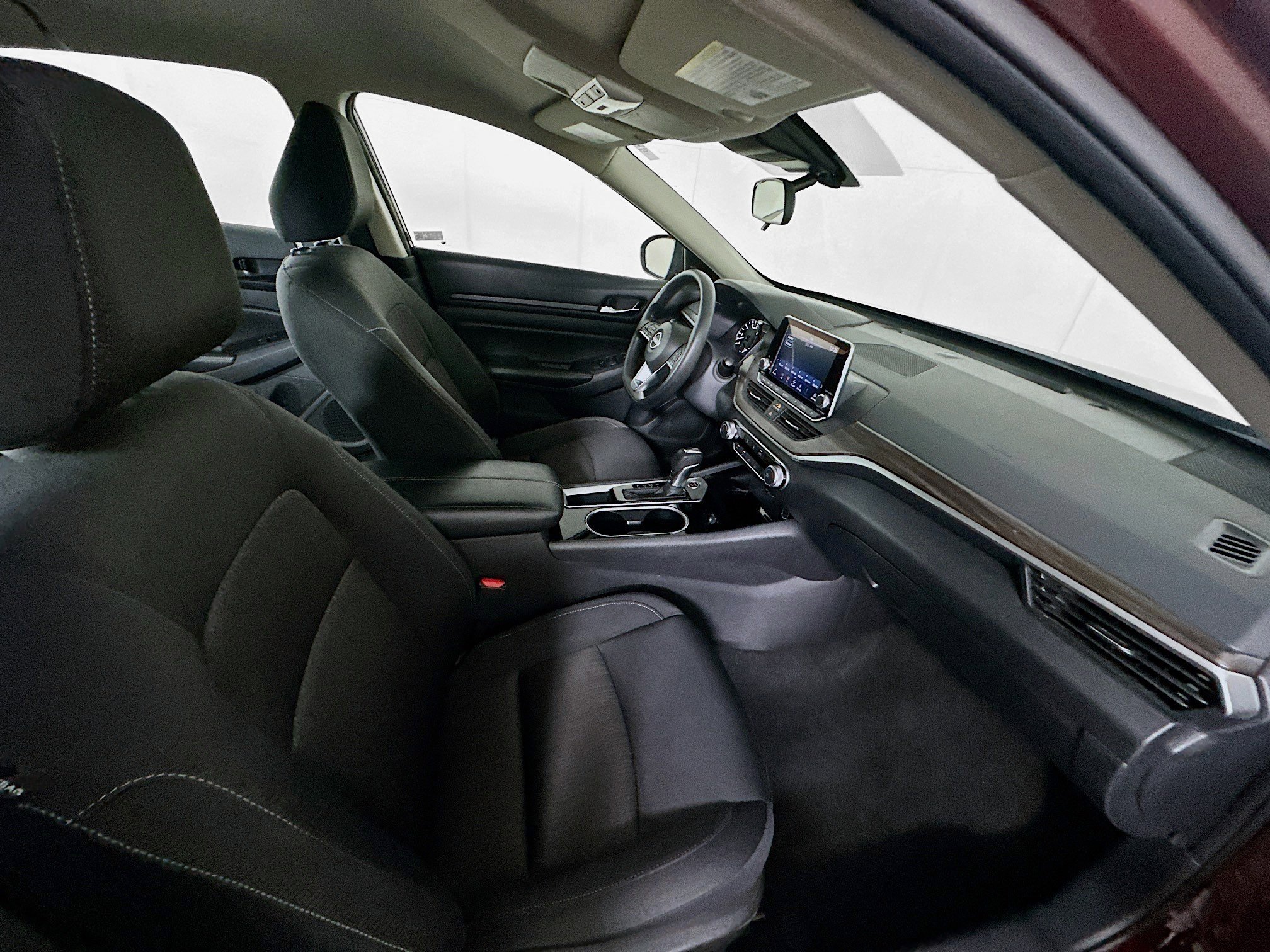 Used 2024 Nissan Altima 2.5 SV image 29