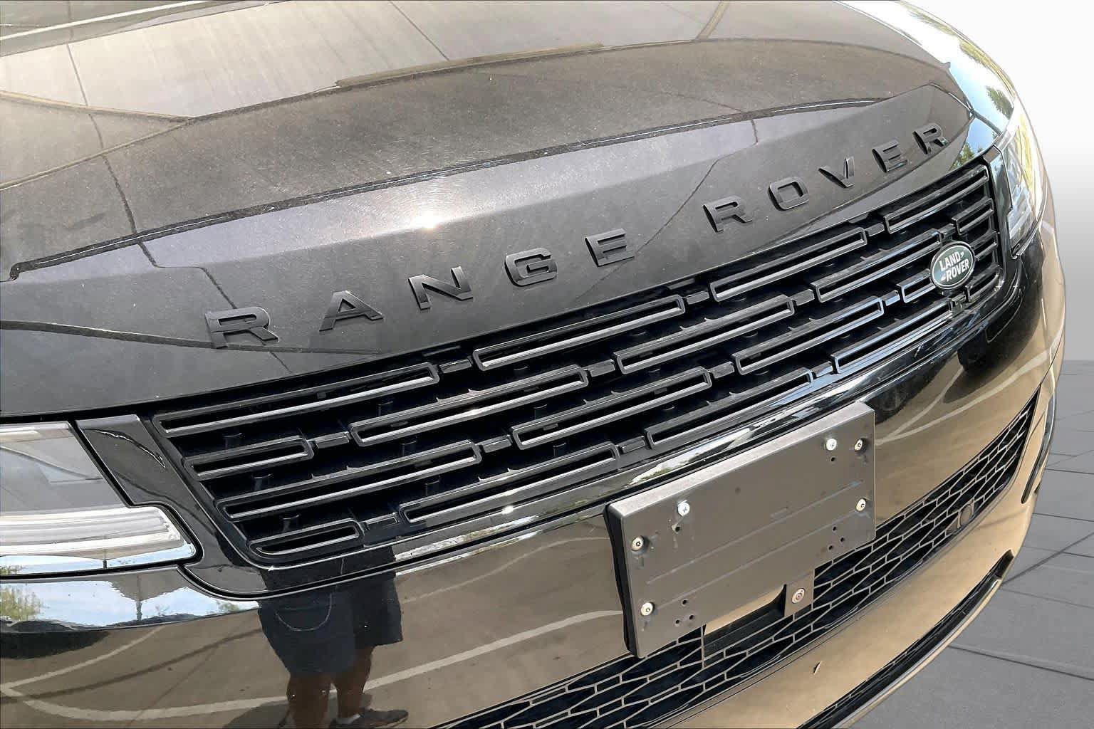Used 2025 Land Rover Range Rover Sport SE AWD/4WD image 30