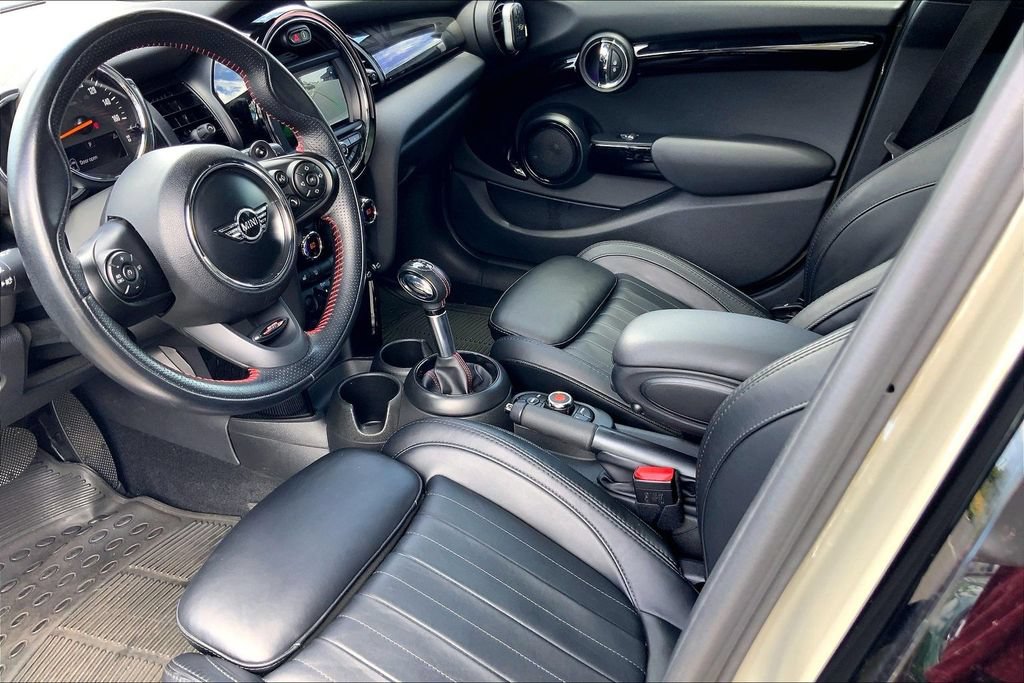 Used 2019 MINI Cooper S w/ Signature Upholstery Package FWD image 16
