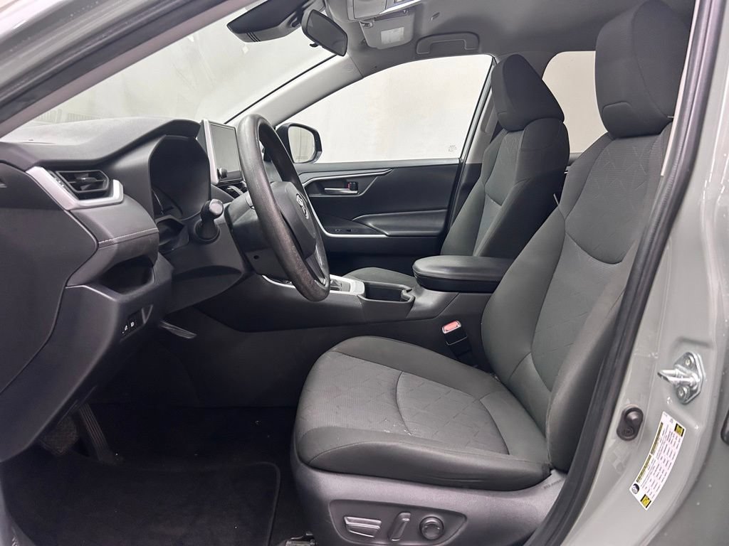 Used 2023 Toyota RAV4 XLE AWD/4WD image 12