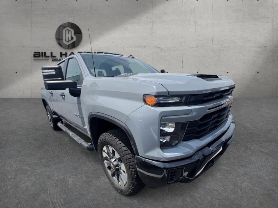 Used 2024 Chevrolet Silverado 2500 Custom w/ Custom Convenience Package AWD/4WD image 6
