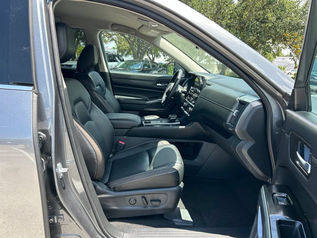 Certified 2024 Nissan Pathfinder SL AWD/4WD image 43