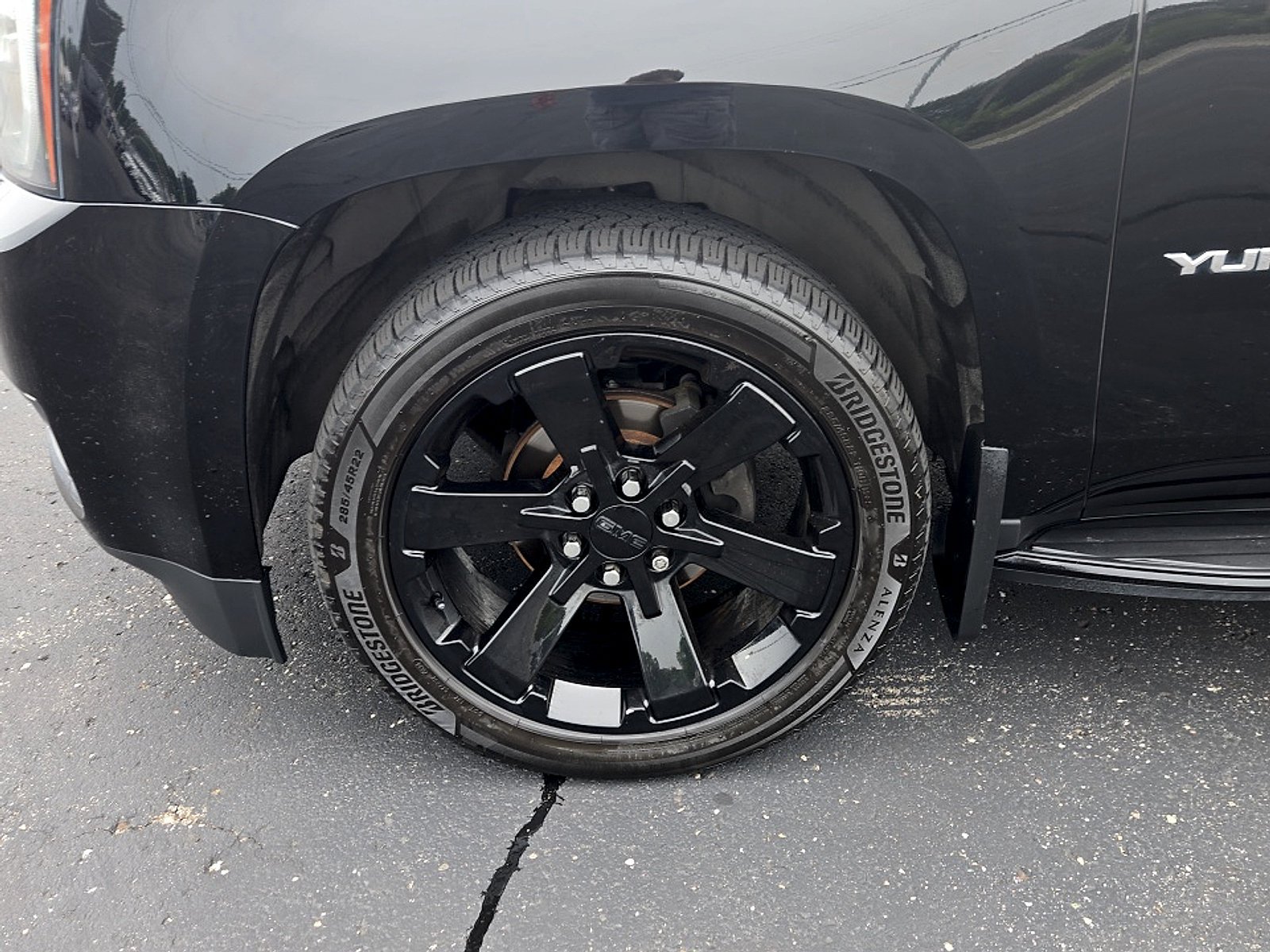 Used 2019 GMC Yukon SLT w/ Graphite Performance Edition AWD/4WD image 25