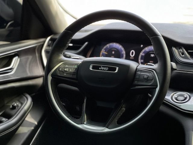 Used 2021 Jeep Grand Cherokee L Laredo w/ Luxury Tech Group I AWD/4WD image 30