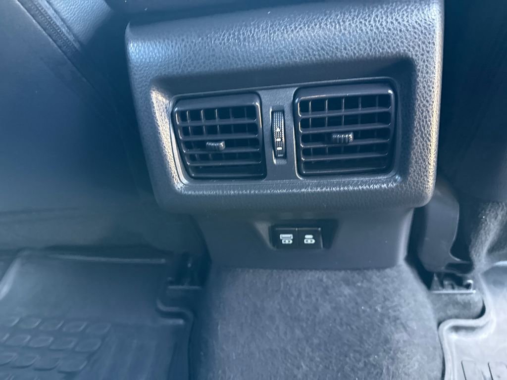 Used 2025 Toyota Camry XSE FWD image 16