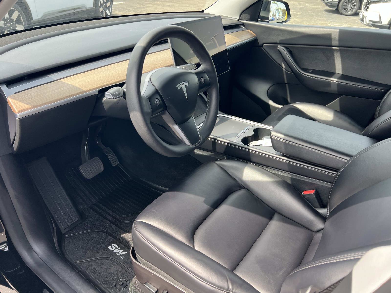 Used 2022 Tesla Model Y Long Range image 5