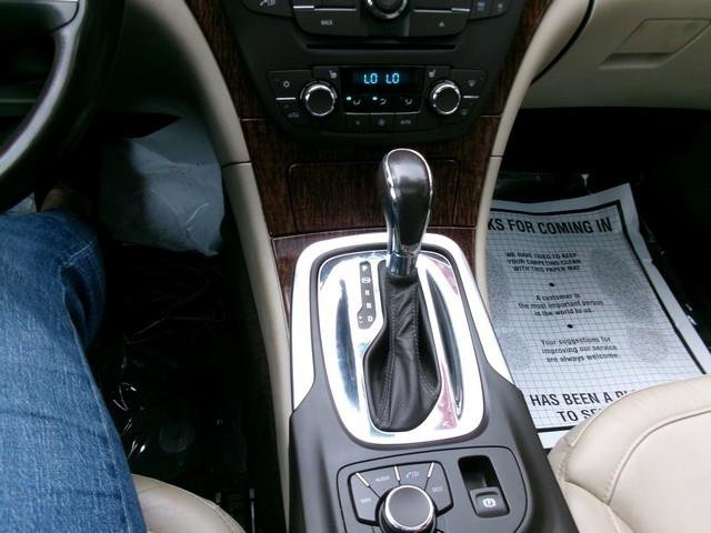Used 2013 Buick Regal Premium FWD image 11