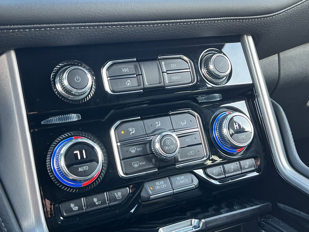 Used 2023 GMC Yukon XL Denali image 23