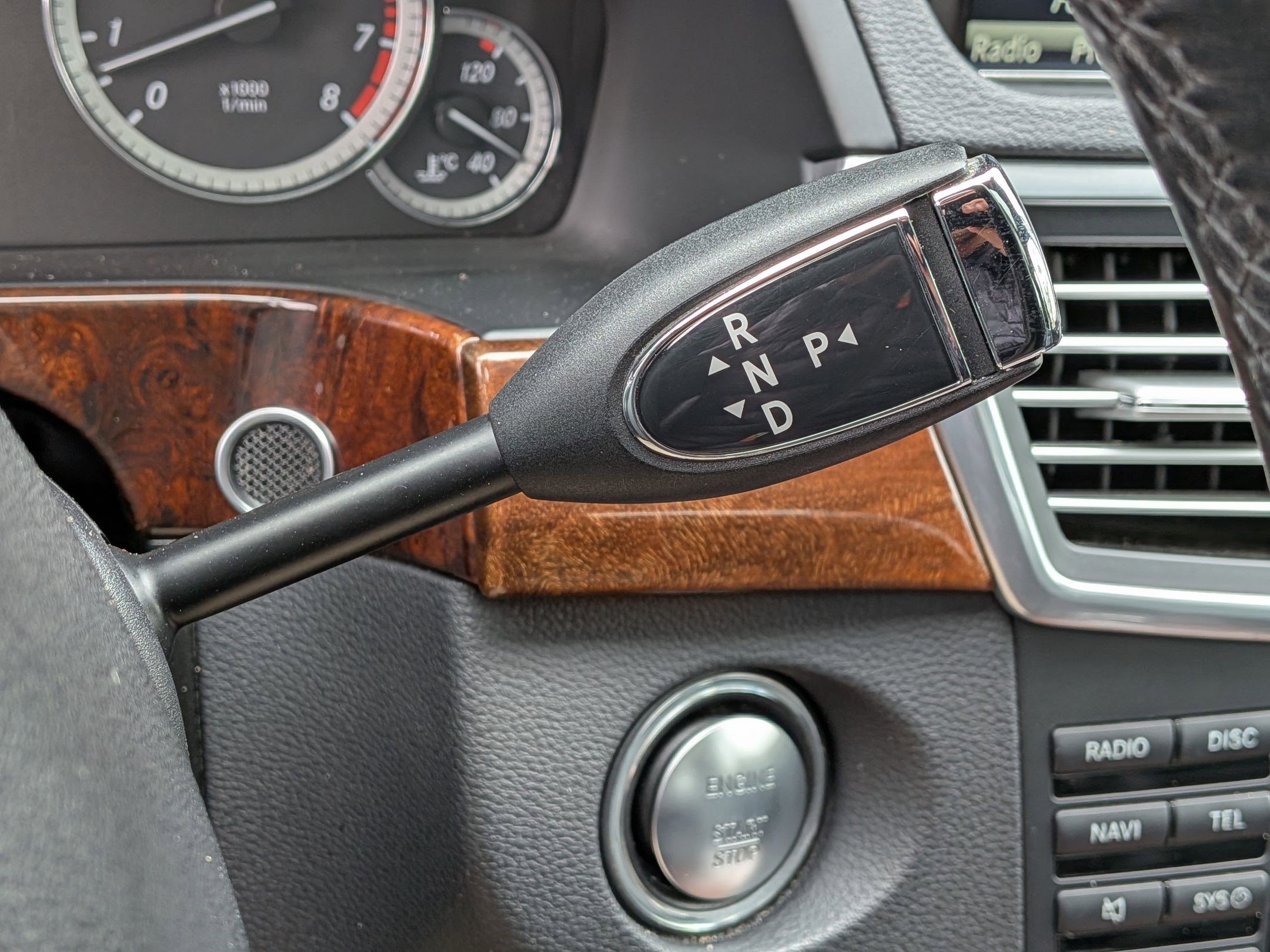 Used 2013 Mercedes-Benz E 350 4MATIC Sedan image 29