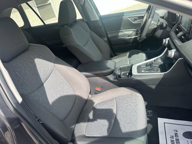 Used 2022 Toyota RAV4 XLE image 10