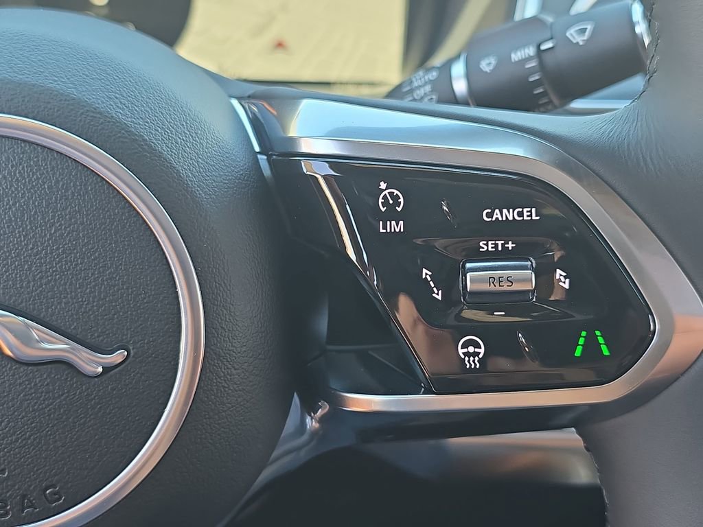 Certified 2024 Jaguar I-PACE R-Dynamic HSE image 18