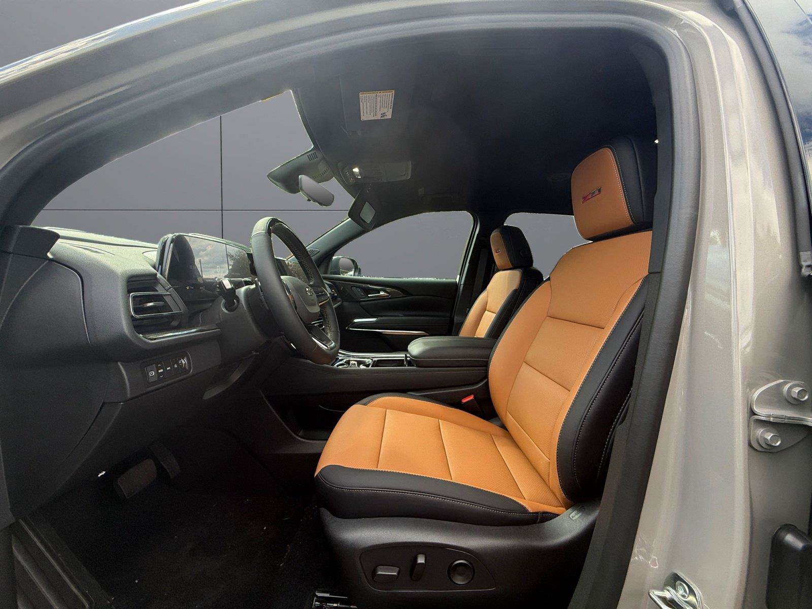 New 2027 Chevrolet Traverse Z71 w/ Enhanced Driving Package AWD/4WD image 10