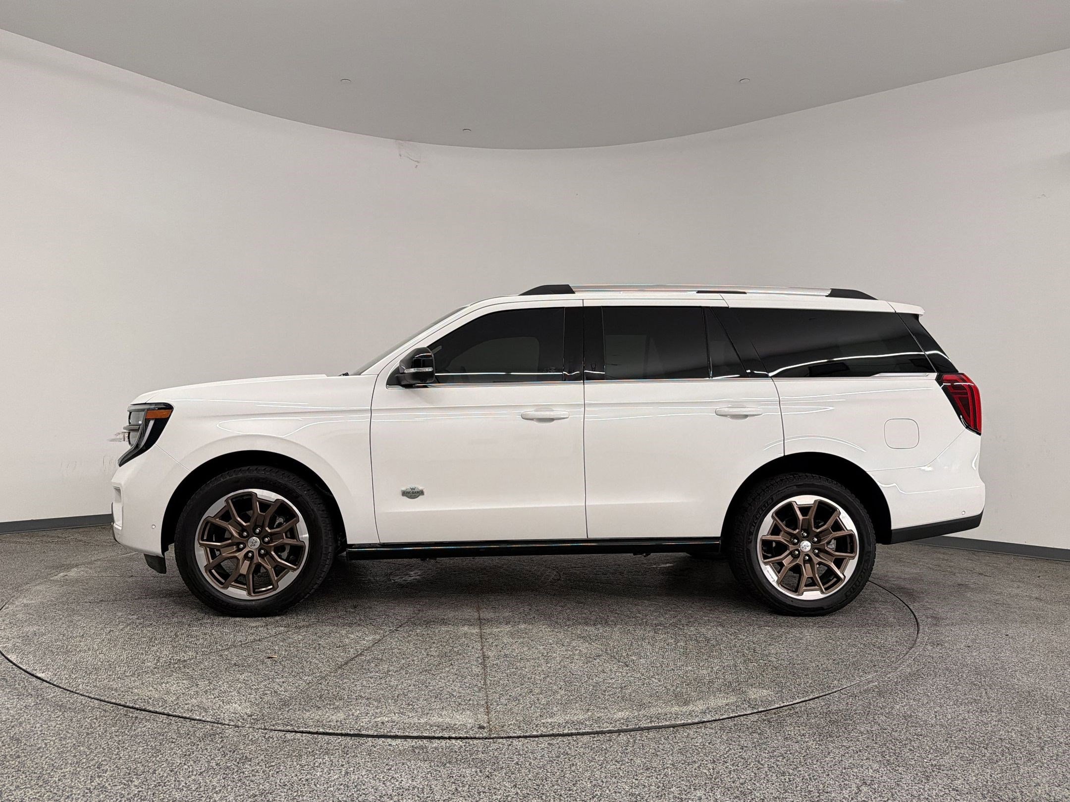 Used 2025 Ford Expedition King Ranch image 2