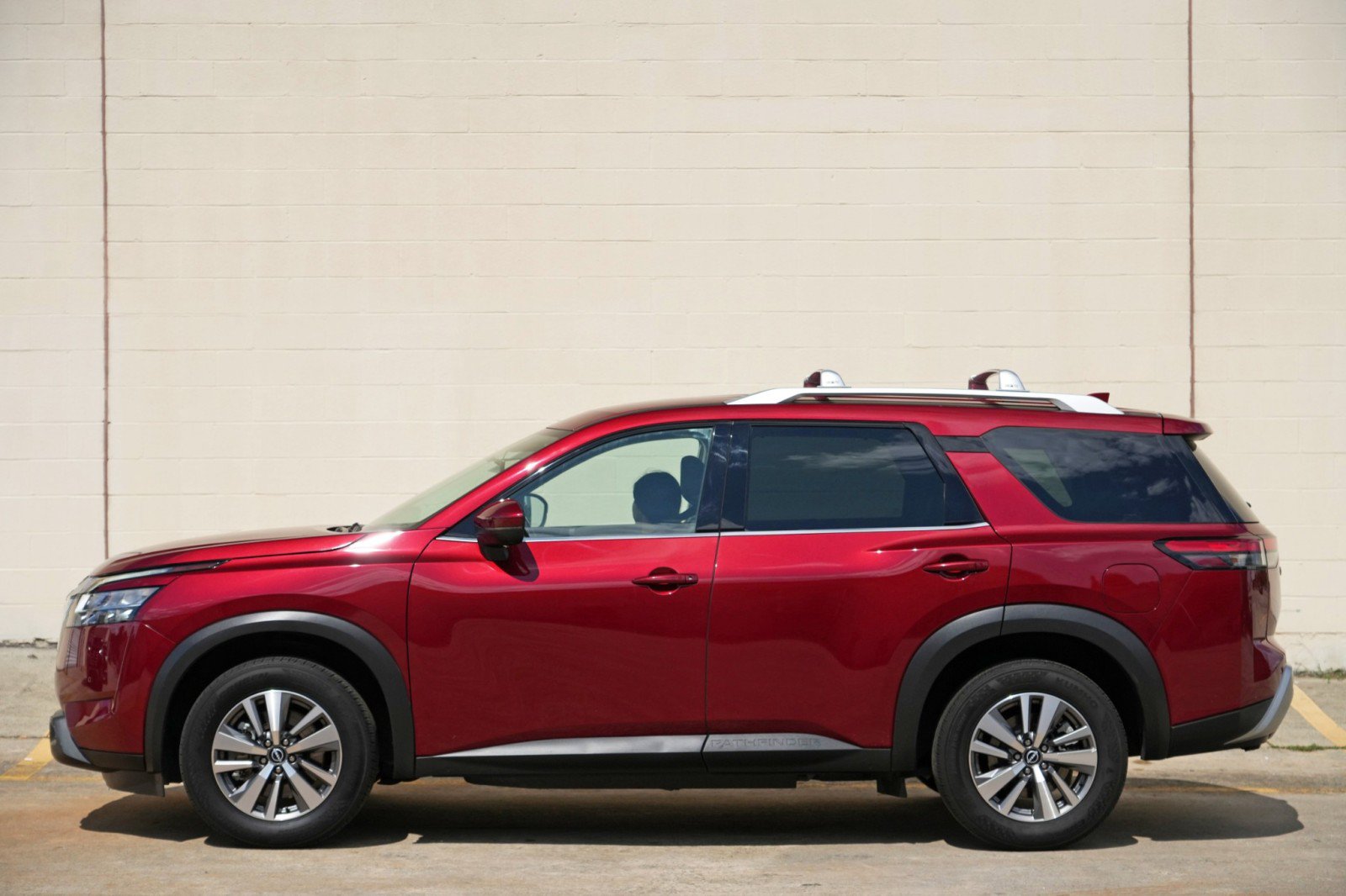 Used 2023 Nissan Pathfinder SL FWD image 47