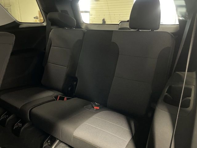 Used 2021 Chevrolet Traverse LS image 24
