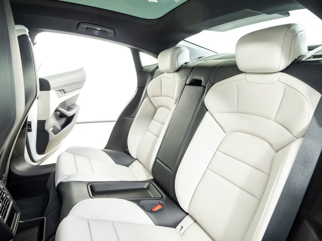 Used 2021 Porsche Taycan image 21