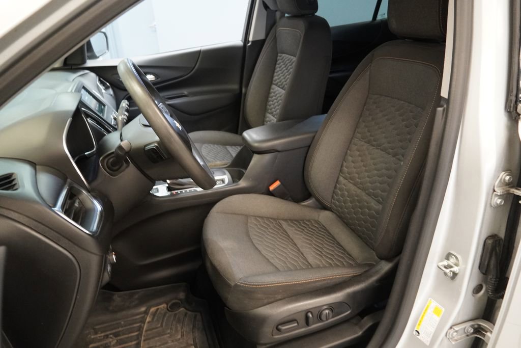 Used 2019 Chevrolet Equinox LT image 3