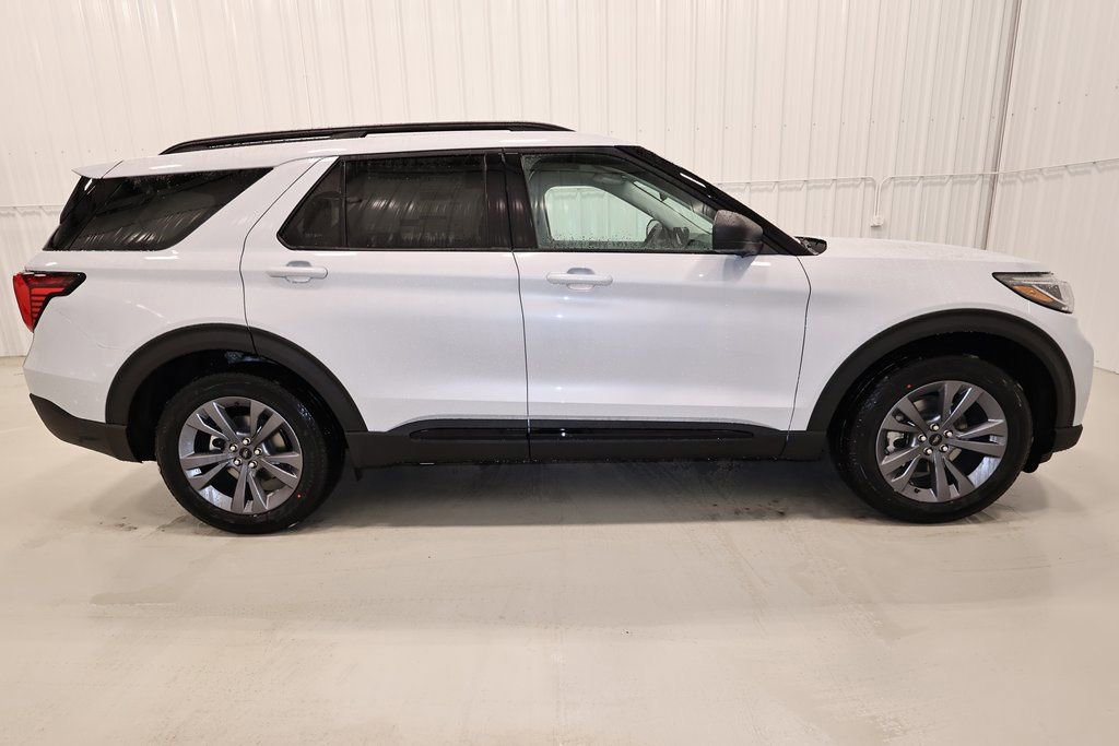 New 2026 Ford Explorer Active w/ Active Comfort Package image 2