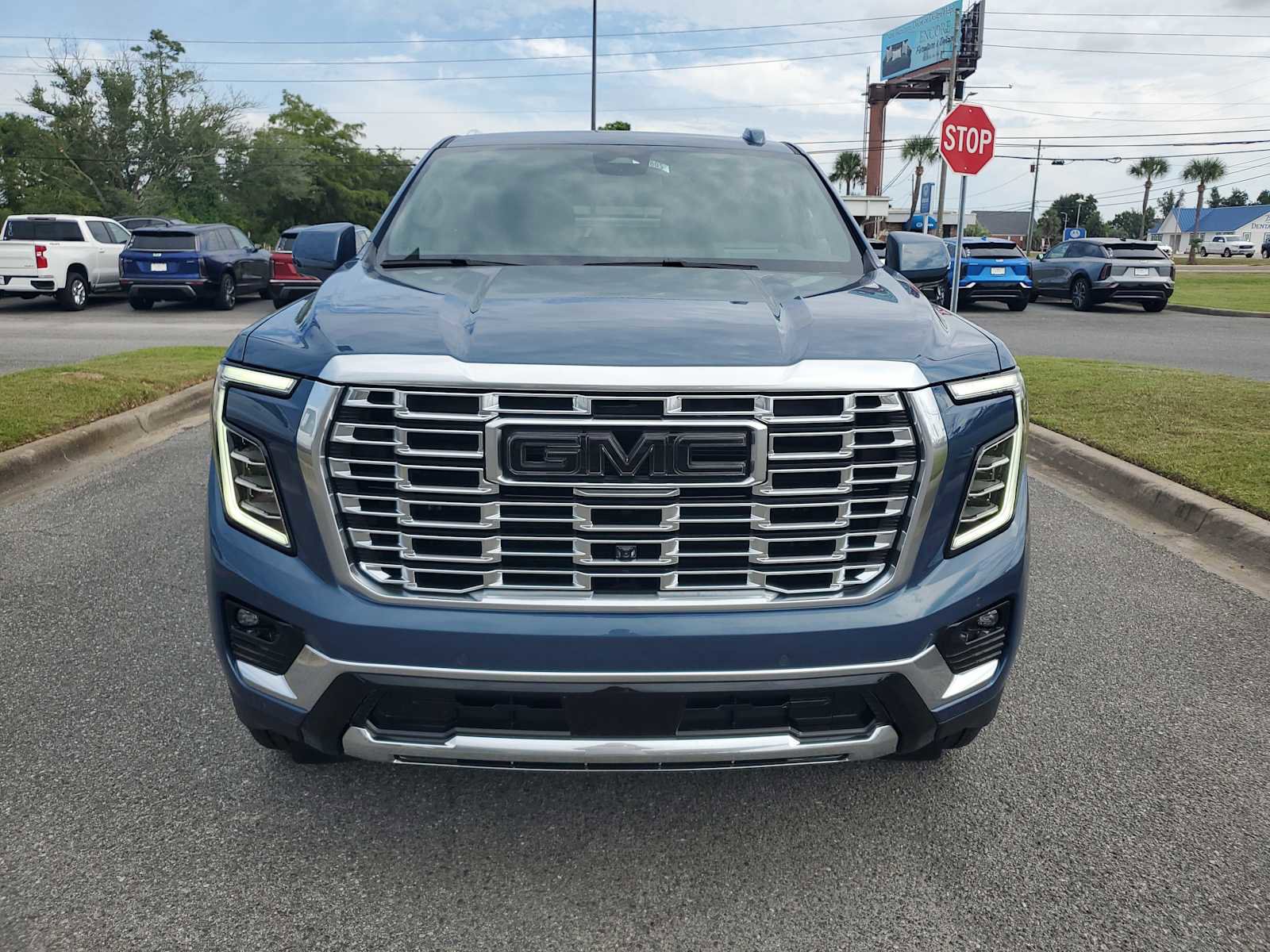 New 2025 GMC Yukon XL Denali w/ LPO, Illumination Package image 9