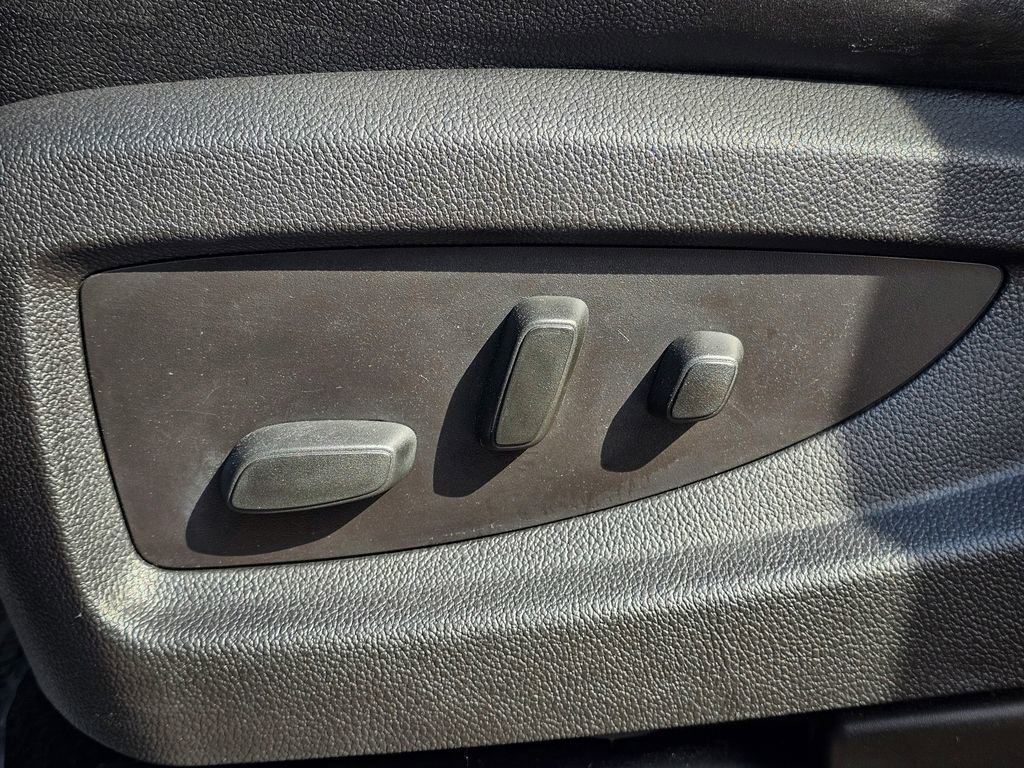 Used 2017 Chevrolet Tahoe LT w/ LT Signature Package AWD/4WD image 16