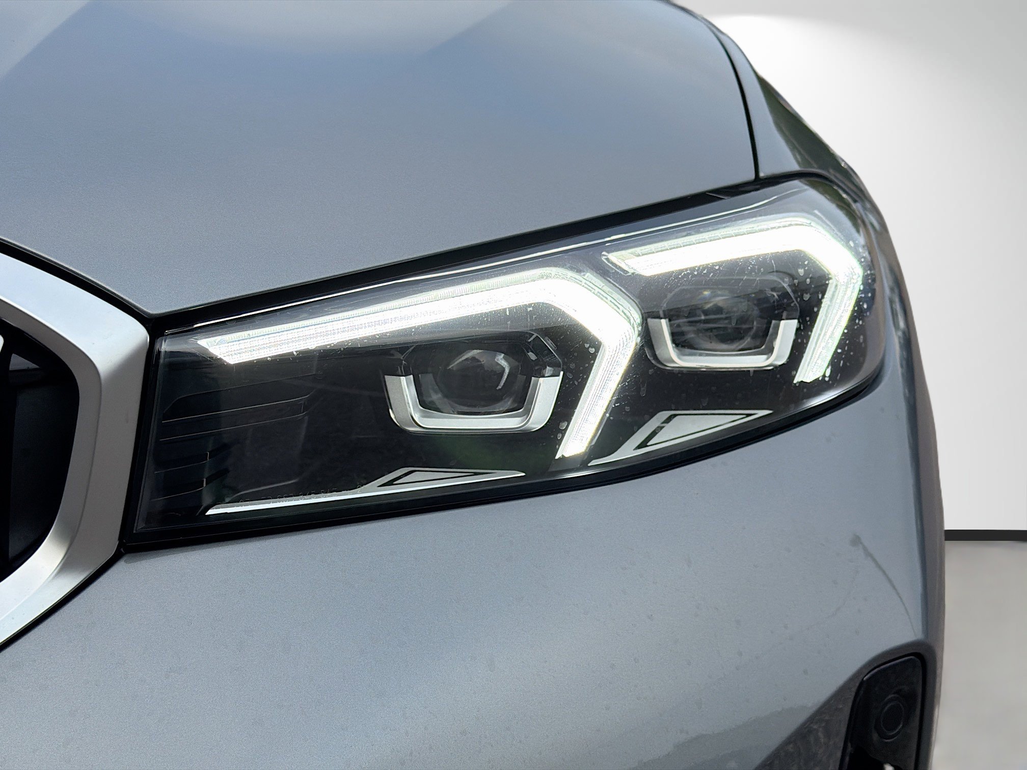 New 2026 BMW 330i Sedan w/ M Sport Package image 9