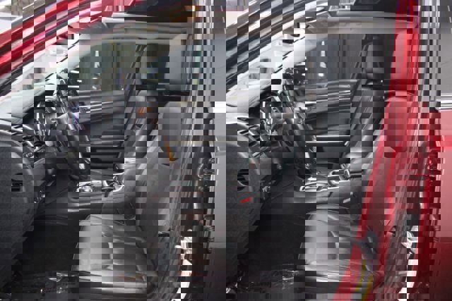 Used 2016 Chrysler 300 C image 10