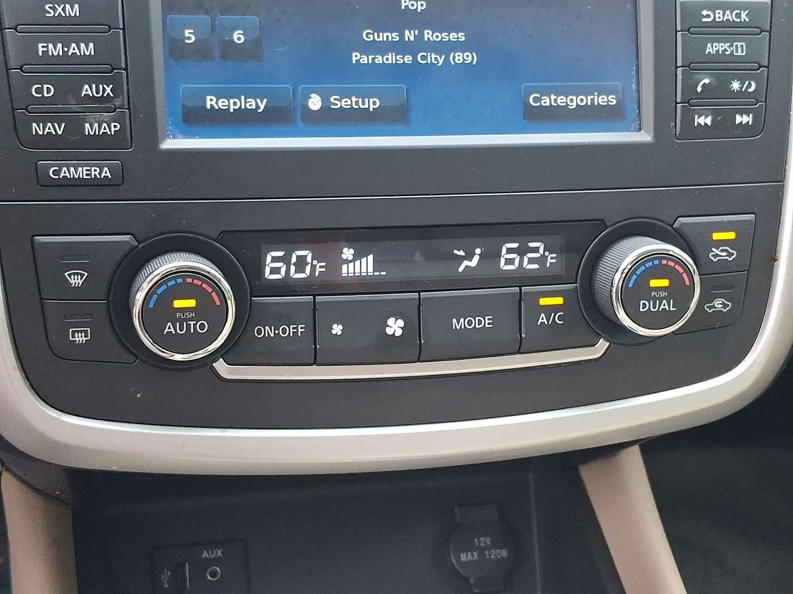 Used 2016 Nissan Altima 2.5 SL w/ 2.5 Technology Package FWD image 16
