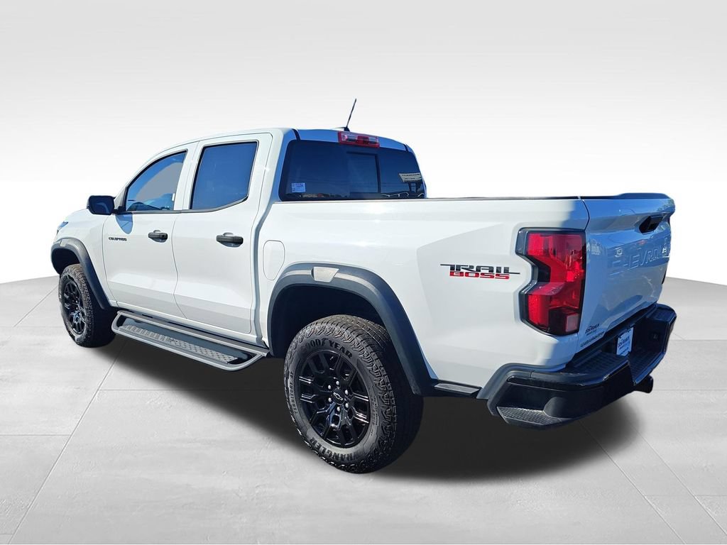 Used 2024 Chevrolet Colorado Trail Boss w/ Advanced Trailering Package AWD/4WD image 4