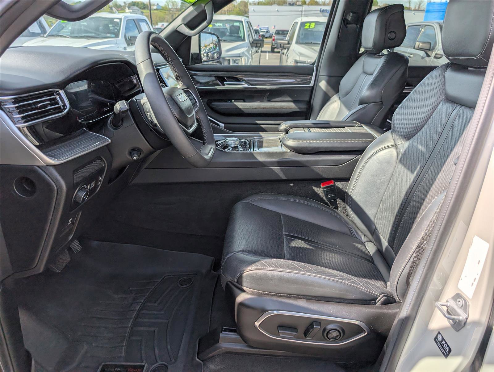 Used 2022 Jeep Wagoneer Series III image 19