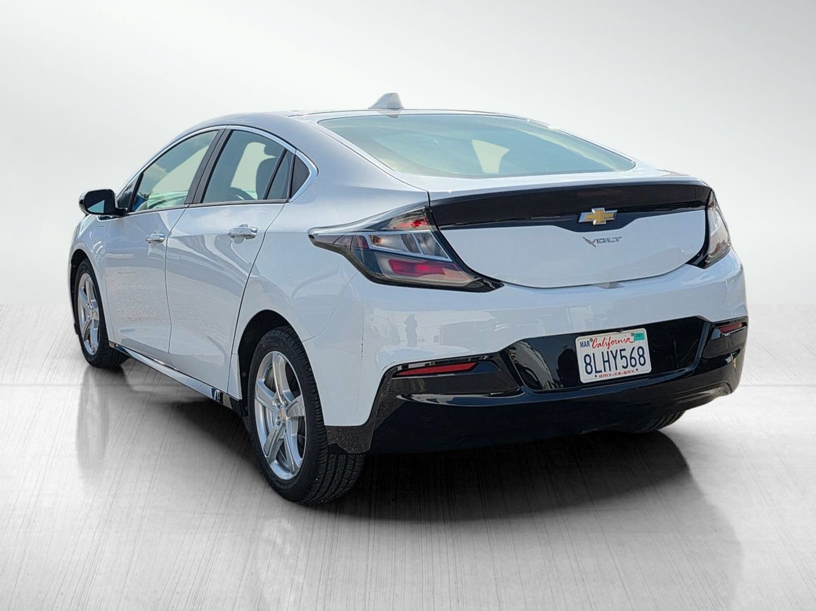 Used 2017 Chevrolet Volt LT w/ Comfort Package FWD image 5
