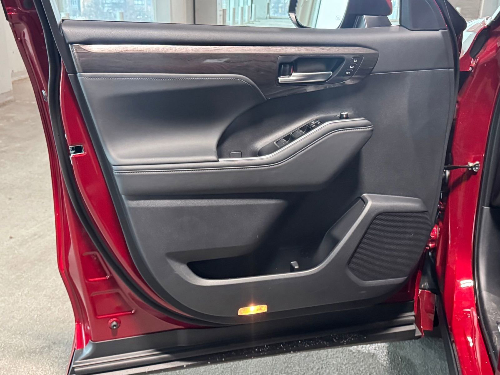 New 2026 Toyota Highlander Platinum image 17