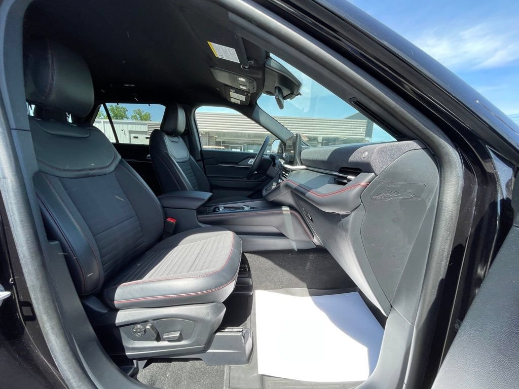 Used 2025 Ford Explorer ST-Line w/ Premium Package RWD image 28