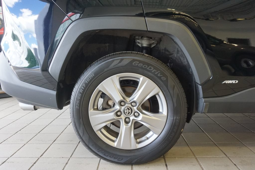 Used 2023 Toyota RAV4 LE AWD/4WD image 30