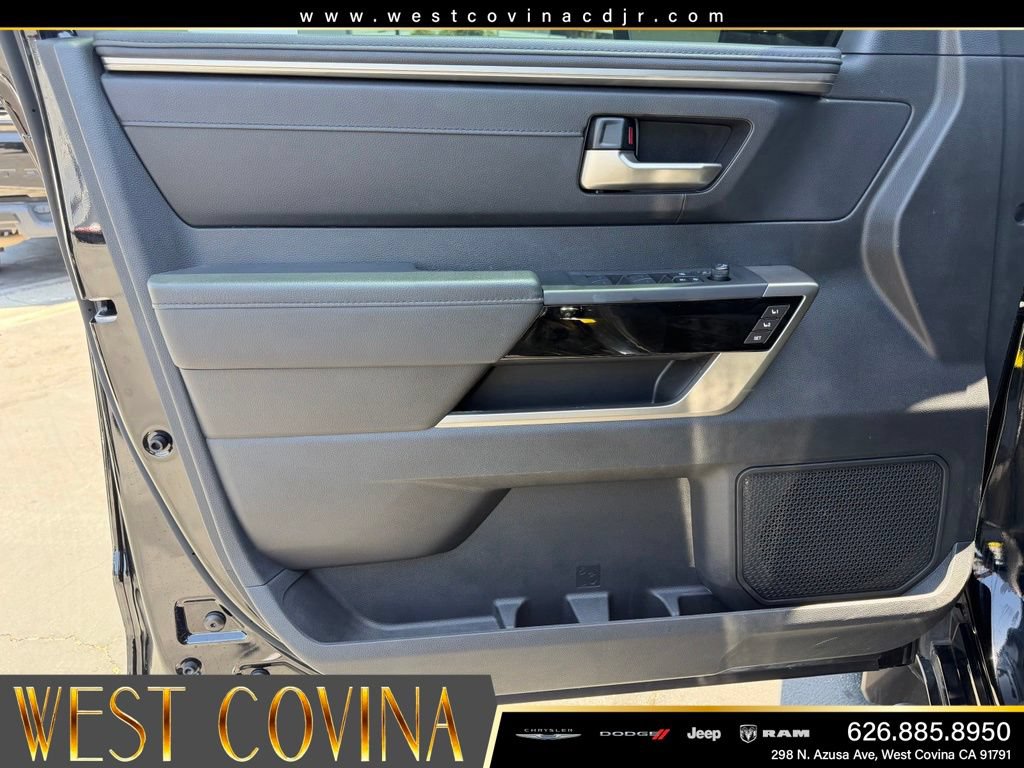 Used 2025 Toyota Tundra Limited AWD/4WD image 19