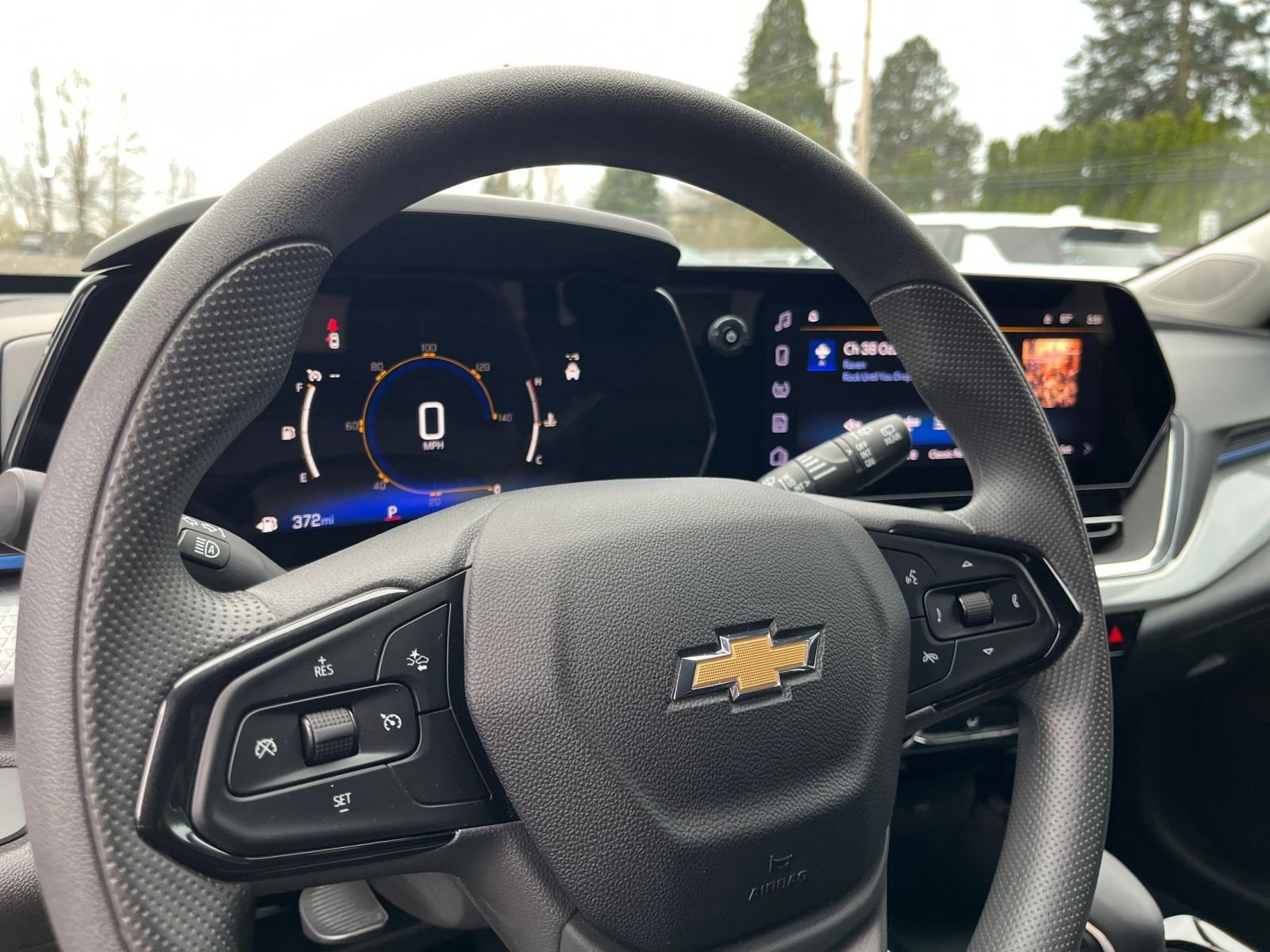 Used 2025 Chevrolet Trax LT FWD image 27