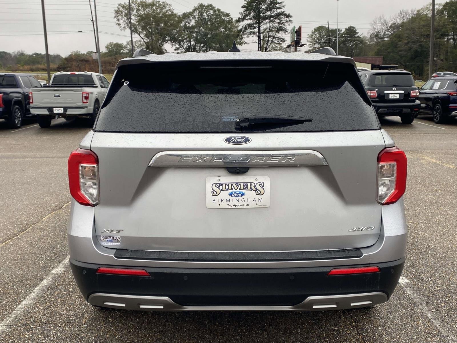 Used 2021 Ford Explorer XLT w/ Equipment Group 202A image 6