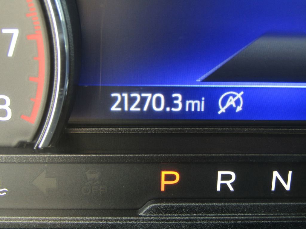 Used 2024 Ford Explorer XLT w/ Equipment Group 202A AWD/4WD image 25