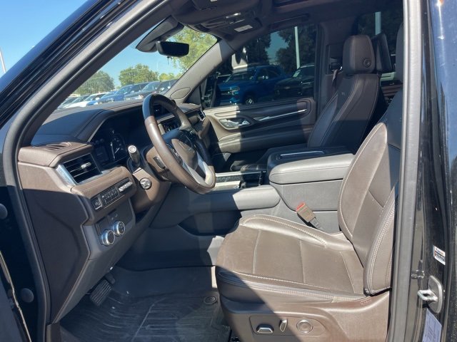 Used 2021 GMC Yukon XL Denali w/ Denali Premium Package image 14