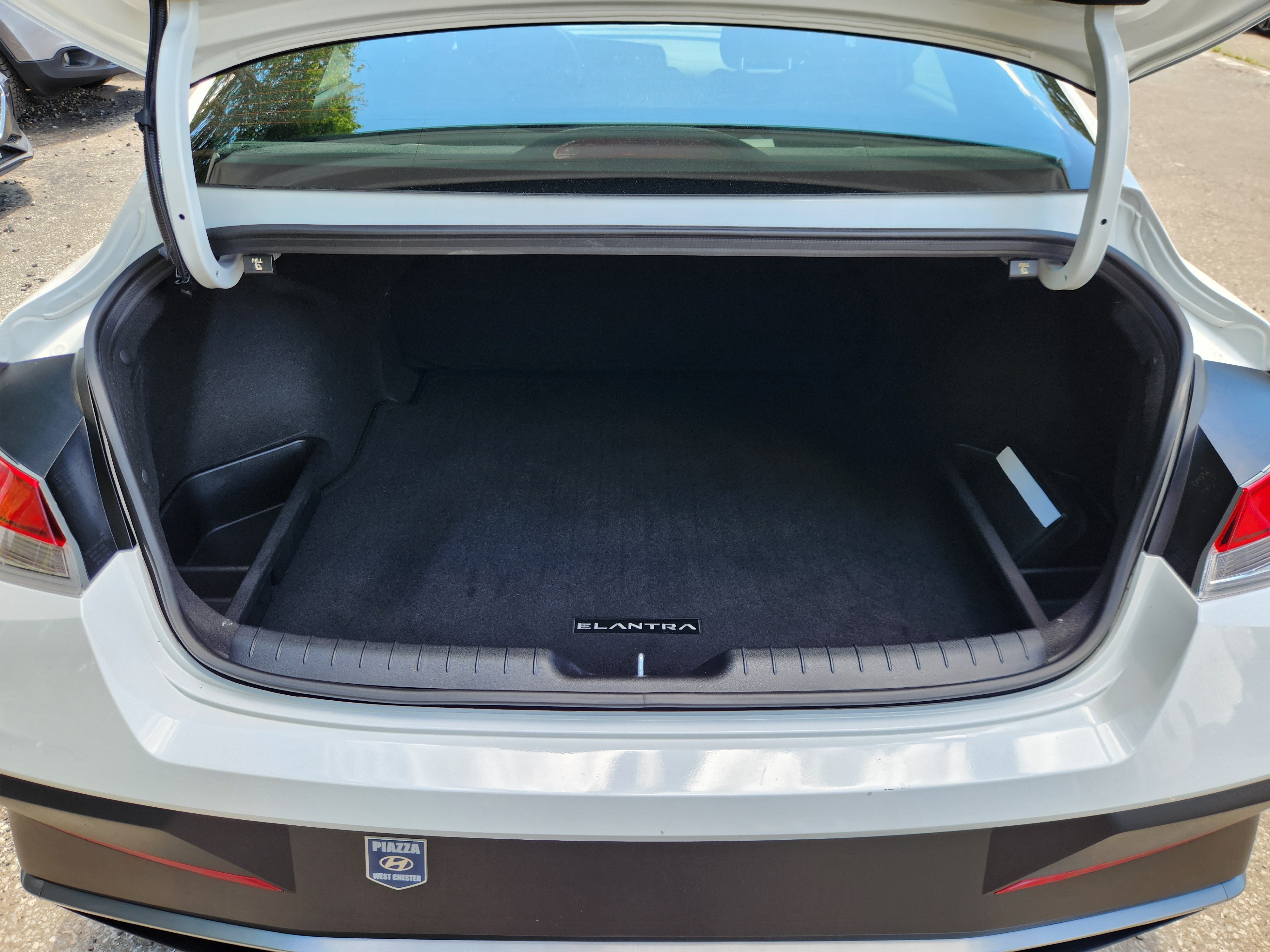 Certified 2025 Hyundai Elantra Sport w/ Cargo Package FWD image 18