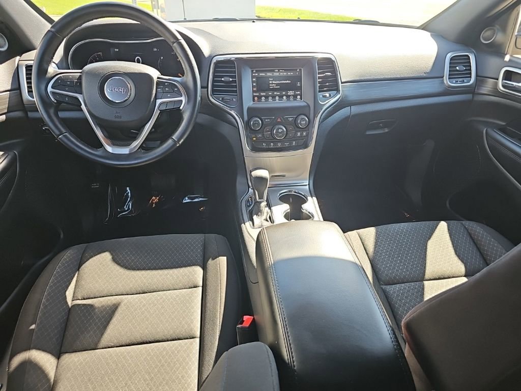 Certified 2021 Jeep Grand Cherokee Laredo AWD/4WD image 16