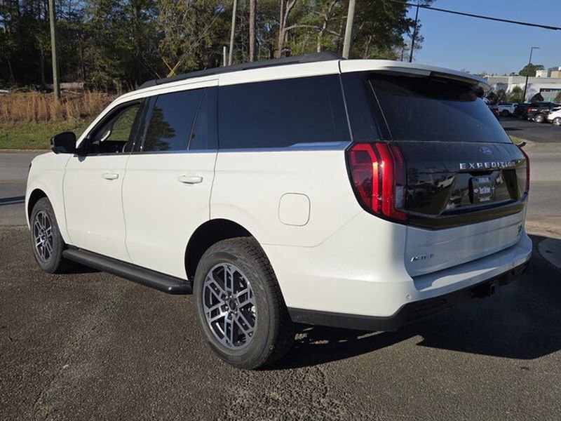 New 2026 Ford Expedition Active image 11