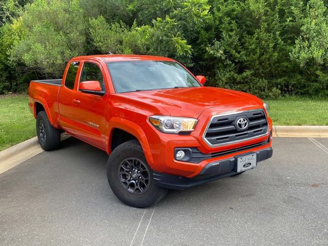 Used 2017 Toyota Tacoma SR5 w/ Tow Package AWD/4WD image 1